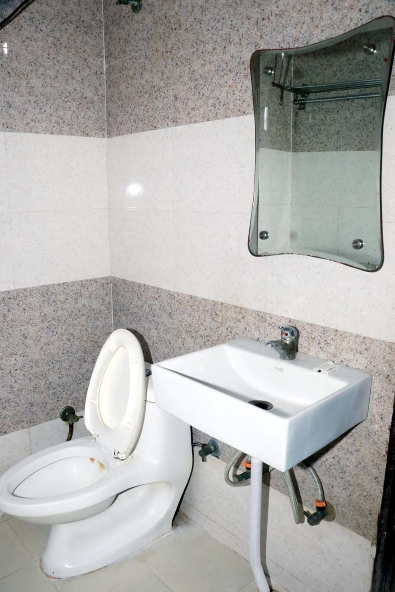 Airport Hotel Edge Home Stay New Delhi Bagian luar foto