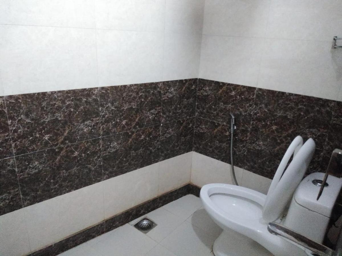 Airport Hotel Edge Home Stay New Delhi Bagian luar foto