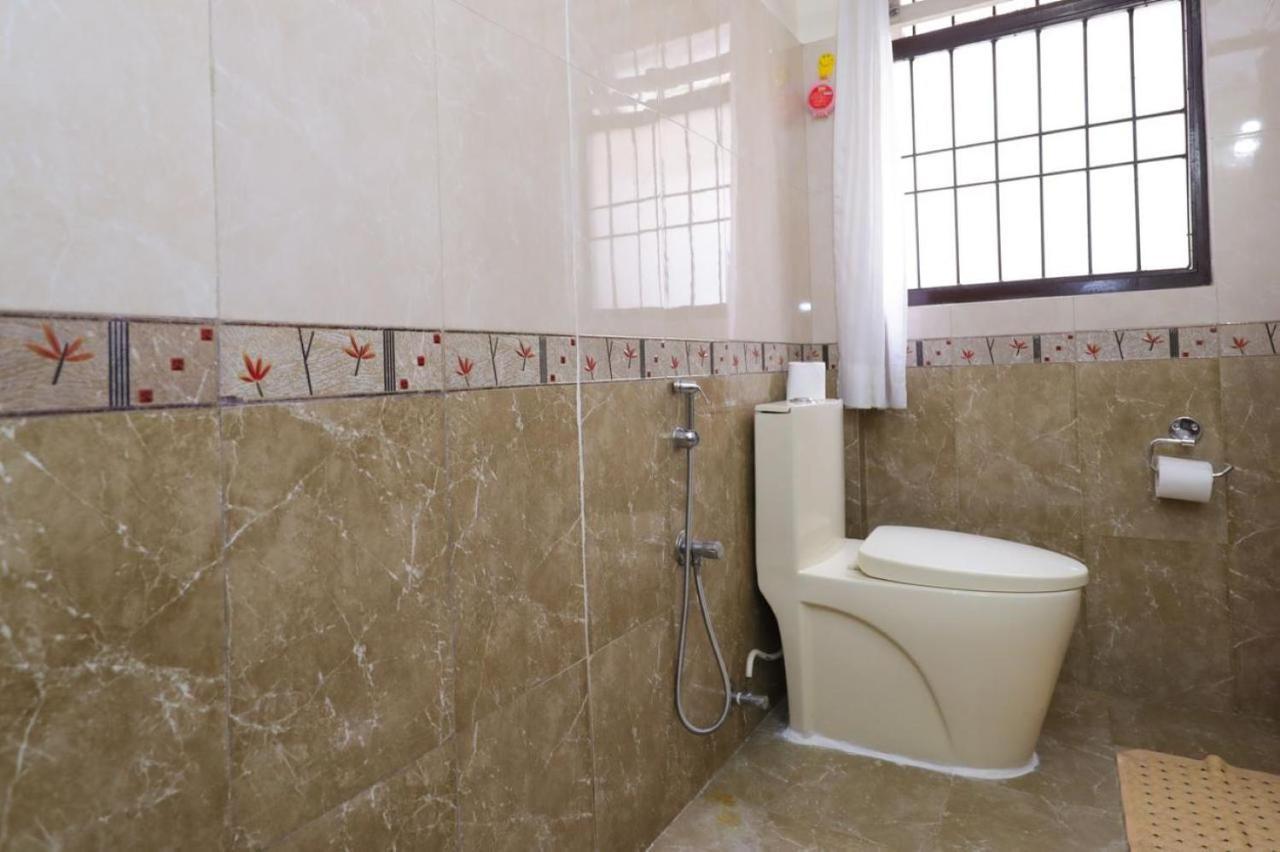 Airport Hotel Edge Home Stay New Delhi Bagian luar foto